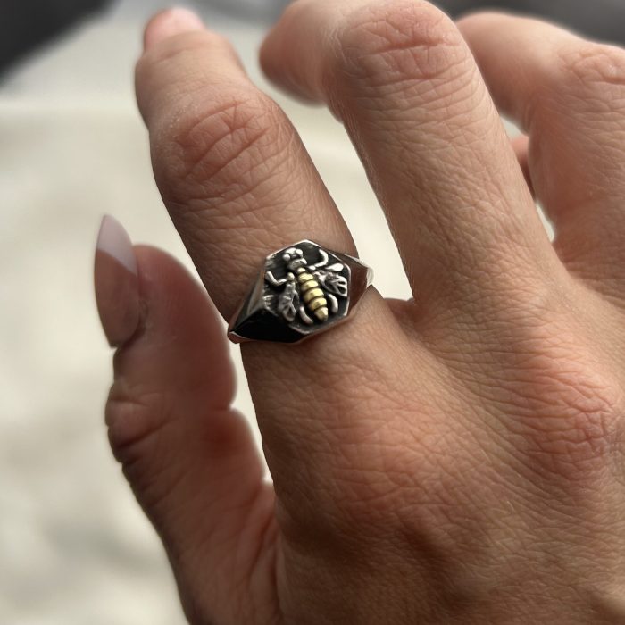 Anillo abeja enchapado en plata