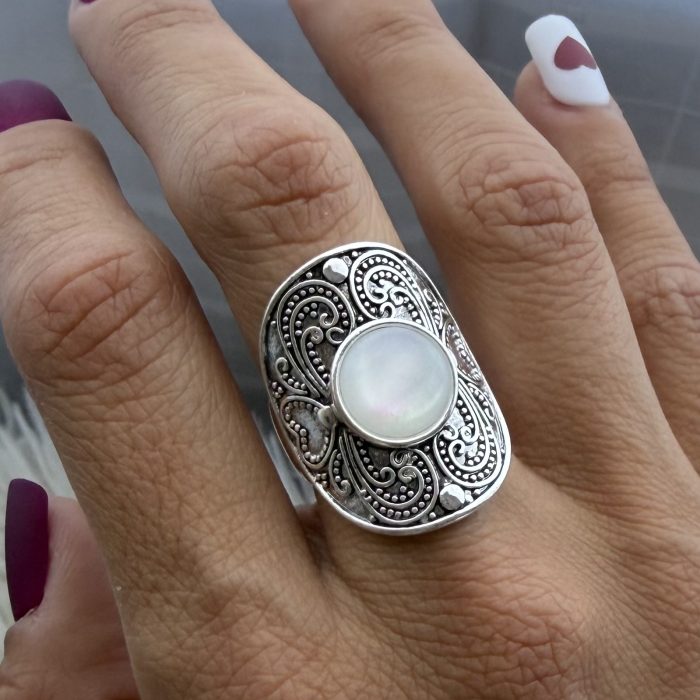 Anillo labrado piedra tipo nácar acero T.17