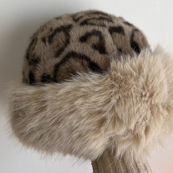 Gorro invierno animal print beige
