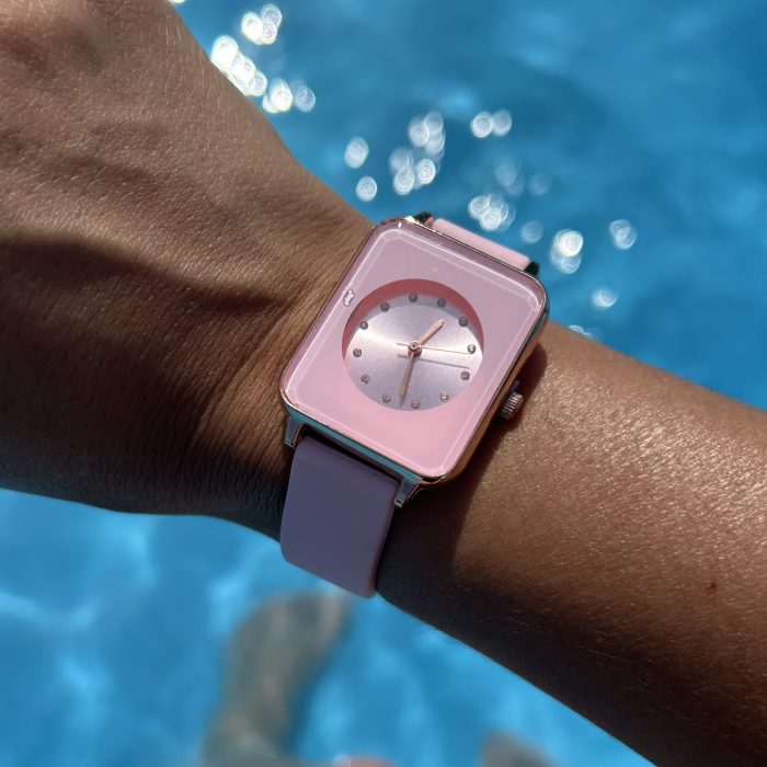 Reloj cuadrado rosado goma